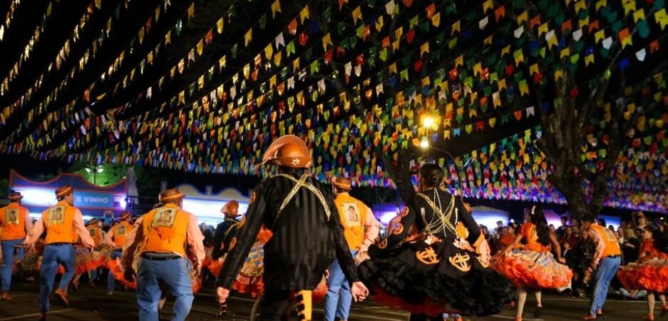 Santos das festas de Junho pelo Brasil
